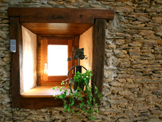 Barn in Chenailler Mascheix, France , Capra Architects Capra Architects Puertas y ventanas de estilo rústico