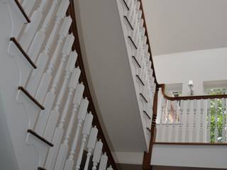 3 Storey Colonial Style Staircase, Sovereign Stairs Sovereign Stairs Kolonialer Flur, Diele & Treppenhaus