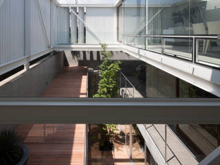 PATIO, Yaita and Associaes Yaita and Associaes Modern balcony, veranda & terrace