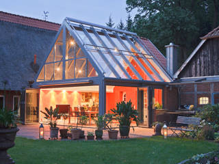 Wintergartentraum, Friedrich Ahlers GmbH Friedrich Ahlers GmbH Modern Conservatory Pflanze,Himmel,Fenster,Blumentopf,Gebäude,Zimmerpflanze,Baum,Holz,Haus,Abstellgleis