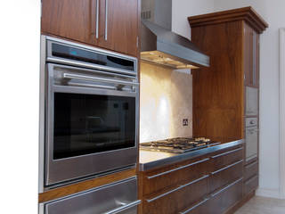 American Black Walnut Kitchen designed and made by Tim Wood, Tim Wood Limited Tim Wood Limited Modern Kitchen