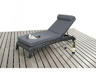 Bonsoni Sun Lounger - Colour: Black - Comes with an adjustable 3 position backrest and a thick cushion Rattan Garden Furniture homify Jardines clásicos Muebles