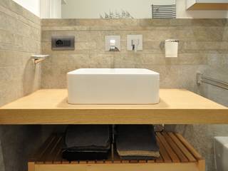 Bagno| Roma |Quartiere Nomentano - 2013 , ar architetto roma ar architetto roma Modern Bathroom