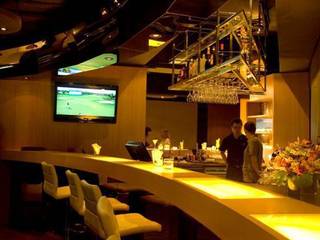 CityLinks Golf Lounge, Oui3 International Limited Oui3 International Limited Modern bars & clubs