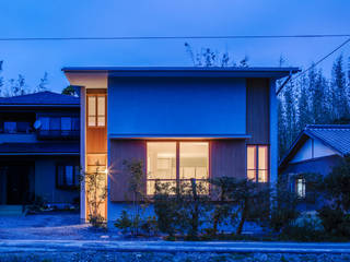 House in Tomisato｜富里の家, 山田誠一建築設計事務所 山田誠一建築設計事務所 Casas de estilo clásico