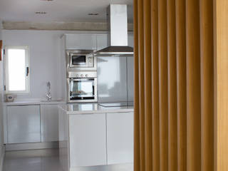 Atico en Alicante, SANDRA DE VENA, ARQUITECTURA Y CONSTRUCCION SANDRA DE VENA, ARQUITECTURA Y CONSTRUCCION Dapur Gaya Eklektik