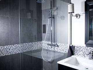 SALLE DE BAIN NOIR ET BLANC, COULEUR DE VIE COULEUR DE VIE Modern bathroom