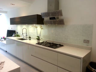 Bespoke splashback- interpretation of Blanco Arte by Gutman extractor hood, Glartique Ltd Glartique Ltd Other spaces