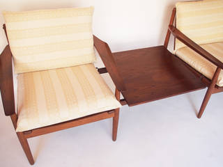 Paire de fauteuils danois + table amovible Arne VODDER, SCANDISHOP SCANDISHOP غرفة المعيشة