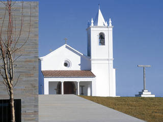 IGREJA DE NOSSA SENHORA DA LUZ (Reconstrução) (2003), pedro pacheco arquitectos pedro pacheco arquitectos Rooms