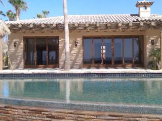 Casa vacacional en Los Cabos, Multivi Multivi Tropical style windows & doors