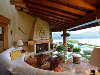 Casa del Lago, LOGUER Design LOGUER Design Rustik Balkon, Veranda & Teras