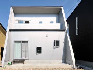 茜部の家, スクエア建築スタジオ スクエア建築スタジオ Casas modernas