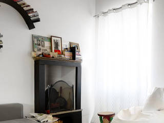 Casa di ringhiera sui Navigli:Appartamento di 47mq, PAZdesign PAZdesign Гостиные в эклектичном стиле