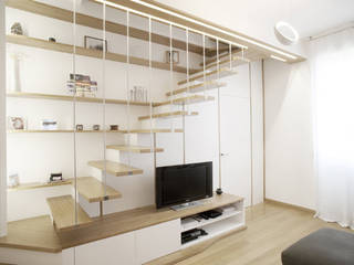 150 sqm Apartment: Essenzialmente rovere, PAZdesign PAZdesign Ingresso, Corridoio & ScaleScale Legno Bianco