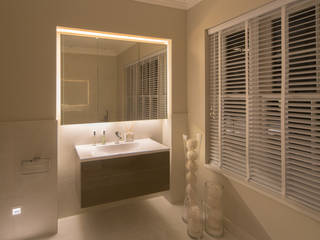 Flairlight Project 1 Oxshott, Tudor House, Flairlight Designs Ltd Flairlight Designs Ltd Modern Bathroom