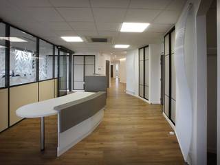 CONCEPTION D'UN CABINET DENTAIRE, COPERNIC COPERNIC Commercial spaces