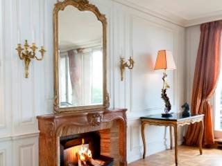 Appartement haussmannien sur les quais de Seine à Paris, Finoptim Finoptim Soggiorno classico