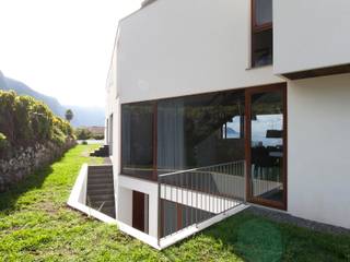 Private House with 2 Studios Casa do Miradouro, Mayer & Selders Arquitectura Mayer & Selders Arquitectura Casas modernas