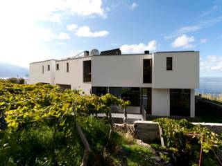 Private House with 2 Studios Casa do Miradouro, Mayer & Selders Arquitectura Mayer & Selders Arquitectura Casas modernas