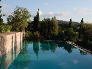 Una piscina su misura., Studio Chigiotti Studio Chigiotti Piscinas modernas