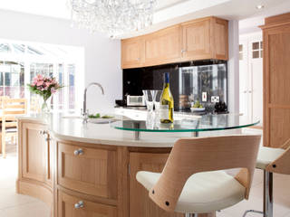 Twisted Kitchen, Designer Kitchen by Morgan Designer Kitchen by Morgan Klasyczna kuchnia