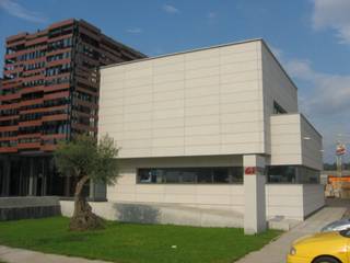 Edificio de oficinas para GI en Porriño, MUIÑOS + CARBALLO arquitectos MUIÑOS + CARBALLO arquitectos Complesso d’uffici moderni