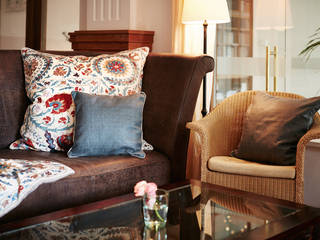 plaids and cushions, Strigo GmbH Strigo GmbH Classic style living room