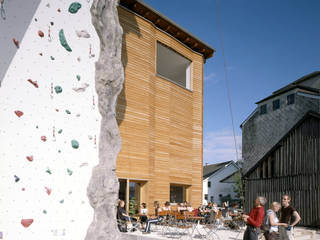 Kletterhalle Rosenheim, FinsterwalderArchitekten FinsterwalderArchitekten Jardines de estilo moderno