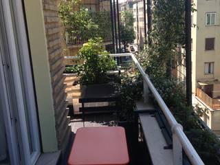 Piccolo Balconcino di 90 cm. Little balcony deep 90 cm., sabigarden sabigarden Terrace