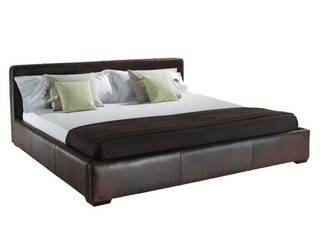 Larger beds including Emperor Size, The Big Bed Company The Big Bed Company Camera da letto minimalista