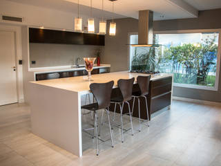 Metamorfosis arquitectònica: viejo espacio/nuevo uso, LEBEL LEBEL Modern style kitchen