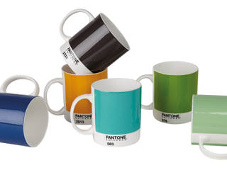 Mug Pantone , designed in colour designed in colour モダンな 家