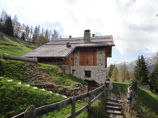 RISTRUTTURAZIONE EDIFICIO RURALE, zanella architettura zanella architettura Rustic style house