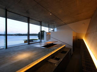 Beach House i, 山森隆司建築設計事務所 / Yamamori Architect & Associates 山森隆司建築設計事務所 / Yamamori Architect & Associates Built-in kitchens Concrete