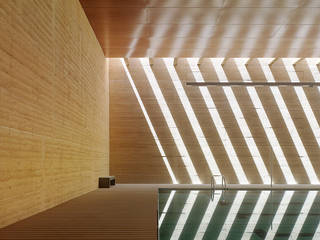 COVERED HEATED SWIMMING POOL IN TORO, ZAMORA (SPAIN), Vier Arquitectos Vier Arquitectos Modern living