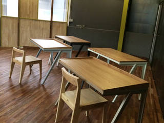 Steel leg desk for Samsung, JSUT FURNITURE JSUT FURNITURE Estudios y despachos minimalistas