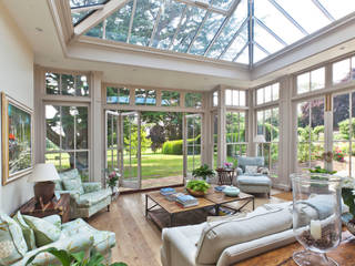 Orangery with Bi-fold Doors Vale Garden Houses Jardines de invierno clásicos