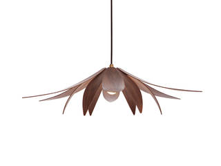 Lotus Pendant Light, MacMaster Design MacMaster Design モダンデザインの リビング