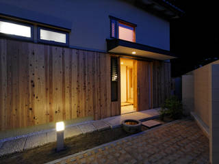 京都鳴滝の家, kihon_form kihon_form オリジナルな 庭