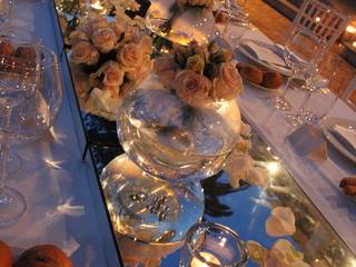 Tavolo Imperiale in rosa, michelangelo finocchiaro michelangelo finocchiaro Balconies, verandas & terraces Accessories & decoration