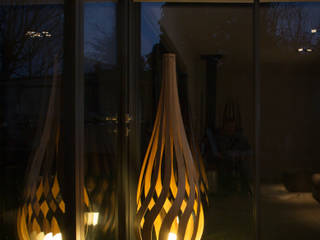 Tulip Floor Light, MacMaster Design MacMaster Design Salas de estar modernas