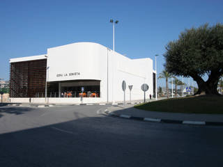 Centro de Equipamientos Sociales "La Senieta", giacomodeluca_arquitecto giacomodeluca_arquitecto Espacios comerciales