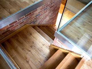 Rustic barn in Sevenoaks, UK, Fine Oak Flooring Ltd. Fine Oak Flooring Ltd. カントリーデザインの リビング