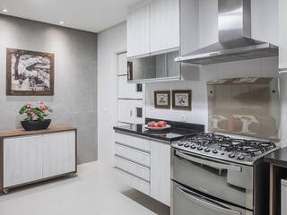 Cozinha integrada, Lúcia Vale Arquitetura e Interiores Lúcia Vale Arquitetura e Interiores Modern Kitchen