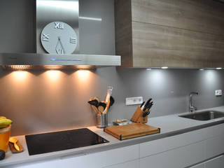 COCINA EN EL MASNOU, VETZARA 3 S.L. VETZARA 3 S.L. 現代廚房設計點子、靈感&圖片