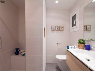 Proyecto Granada, Dröm Living Dröm Living Phòng tắm phong cách tối giản