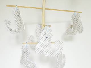 Mobile "chat", les yeux bleus les yeux bleus Modern nursery/kids room