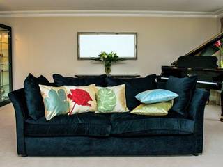 Handmade Silk Floral Cushions, Le Cocon Le Cocon Tropical style living room