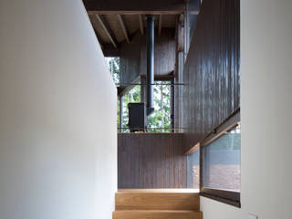 House in Sayo, 設計組織DNA 設計組織DNA Modern corridor, hallway & stairs